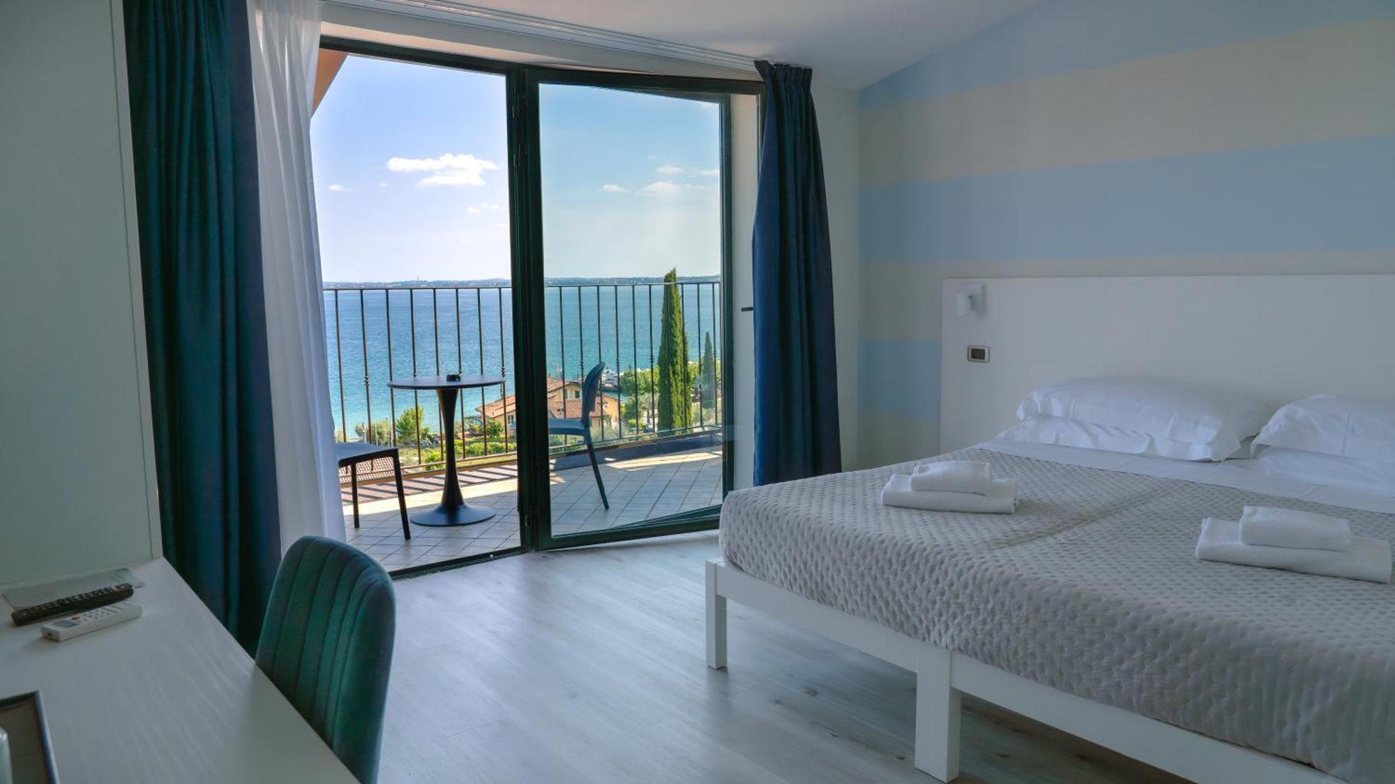 Ahg Riva Del Sole Hotel - Adults Only Moniga del Garda Exteriér fotografie
